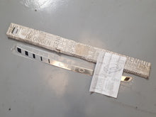 Embellecedor de maletero cromado Renault Clio V (2019-2025) Original 8201716234