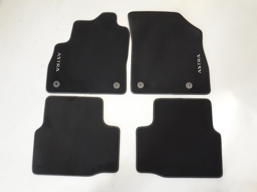 Juego de Alfombras tacto suave terciopelo negro Velour para Opel Astra K, 39056505 Originales Opel 1723185