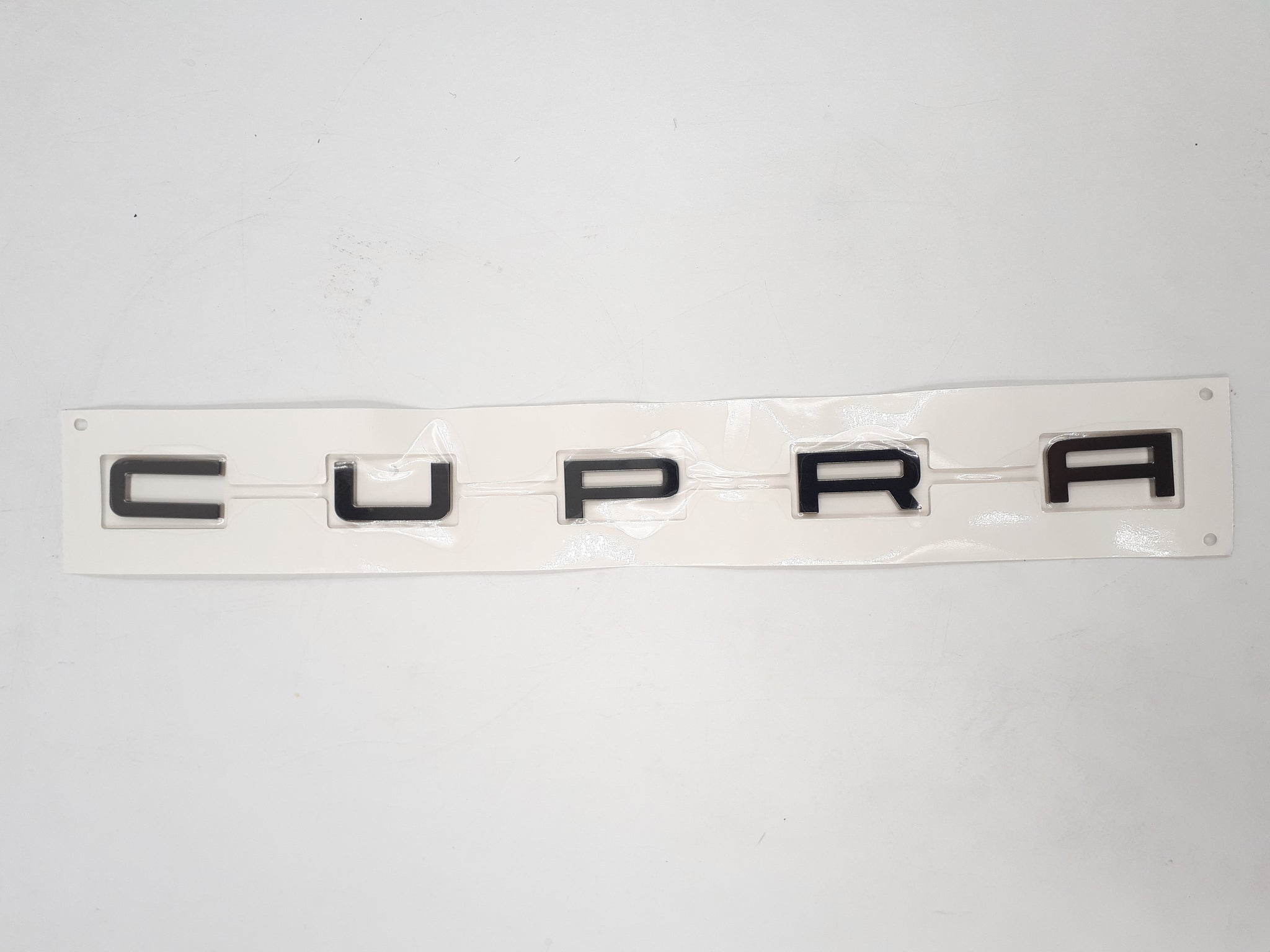 Emblema Trasero Original SEAT Leon (5F) Cupra - Color Negro Brillante