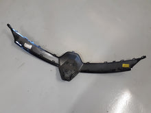 Embellecedor delantero de Rejilla negro Renault Clio V desde 2019 a 2025 OEM 623841043R