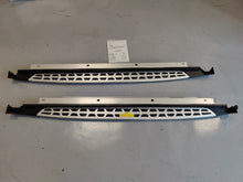Kit de estriberas Laterales Premium Renault Arkana Originales 764122862R (faltan anclajes)
