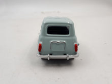 Miniatura Clásico Renault 4 en azul claro, escala 1/64 NOREV original de Renault