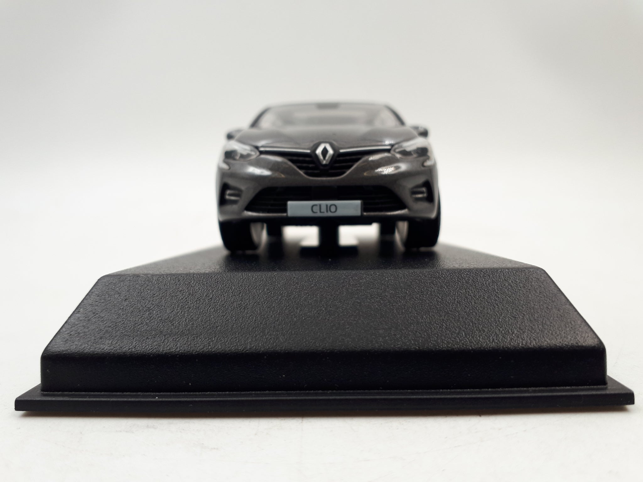 Renault Clio 5 Gris Titanium (Norev) 1/43e Renault Clio 5 Gris Titanium (Norev) 1/43e