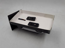 Miniatura del Renault 5 E-Tech eléctrico 1/43 R5 para circuito. Edición Roland Garros blanco