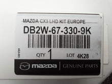 Pareja de escobillas limpia parabrisas delantero originales Mazda CX3