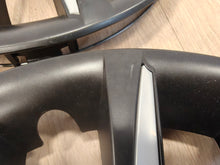 4 Tapacubos Originales de Renault y Dacia de 16" Nadi bicolor negro y gris.Outlet
