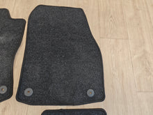 Juego de Alfombras Originales GM OPEL Astra H, GTC Tourer (2004-2009) 93165262 Usadas - MLBMOTOR