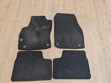 Juego de Alfombras Originales GM OPEL Astra H, GTC Tourer (2004-2009) 93165262 Usadas - MLBMOTOR
