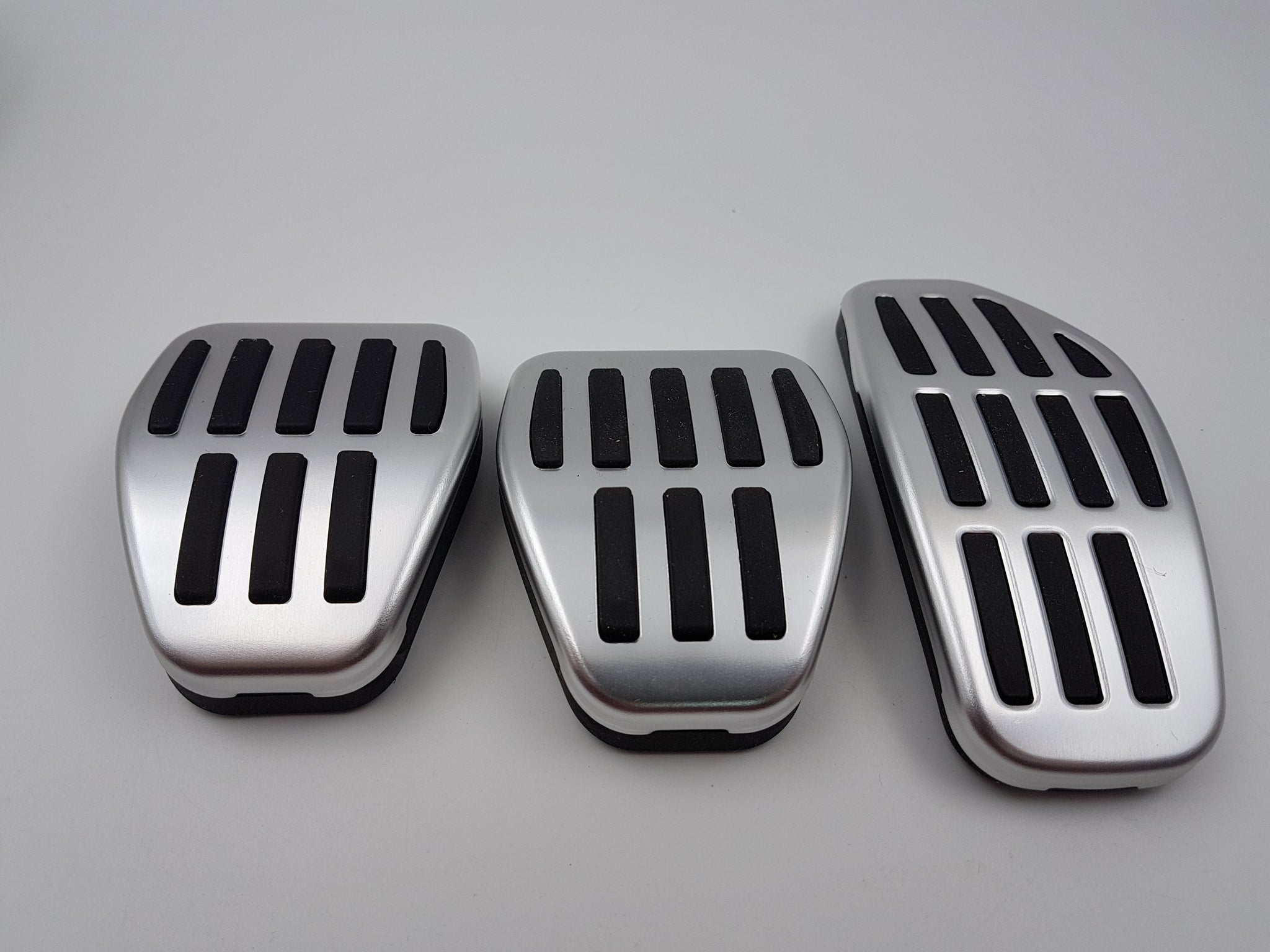 Set mit 3 Pedalen für Renault Kadjar (2015-2022) ORIGINAL 8201594101 Rechtslenker RHD