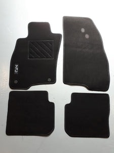 Juego de 4 alfombrillas Alfa Romeo Mito con letras en blanco originales OEM